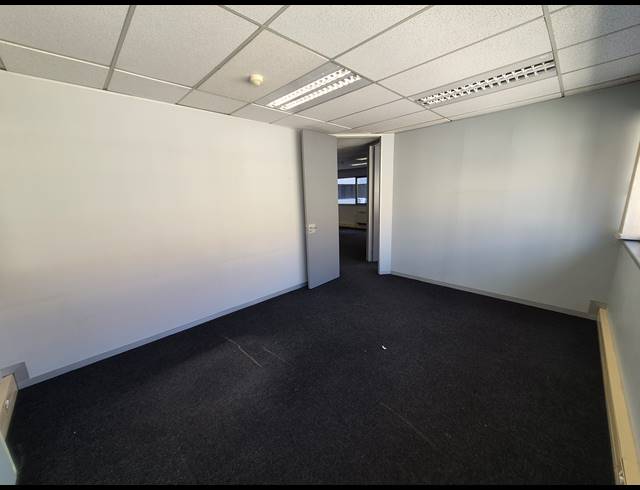 322M² OFFICE TO LET IN SANDTON CENTRAL